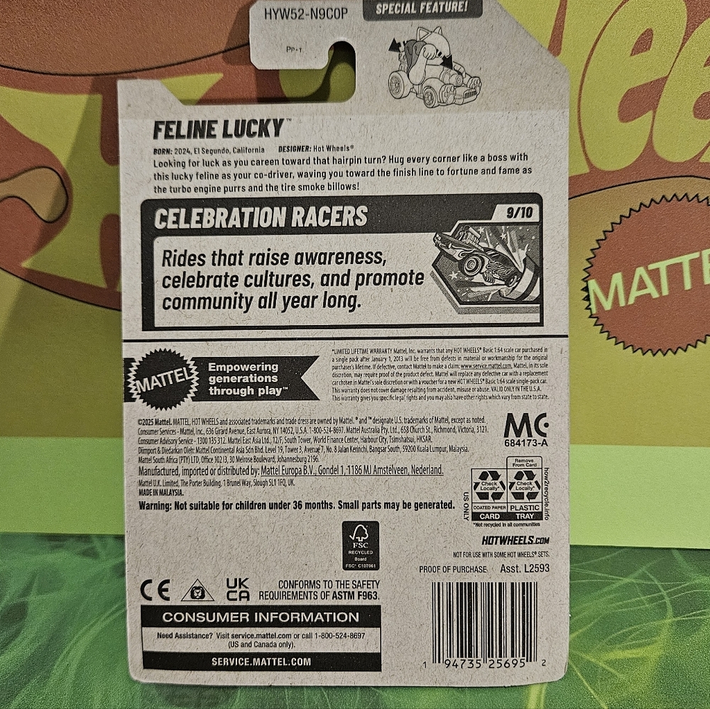 HotWheels Feline Lucky Celebration Racers - White and Gold - Picture 2 of 4